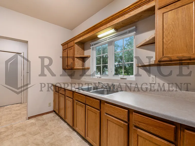 1405 S Ida St — Photo 16
