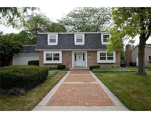 2031 Winsted Blvd photo 1