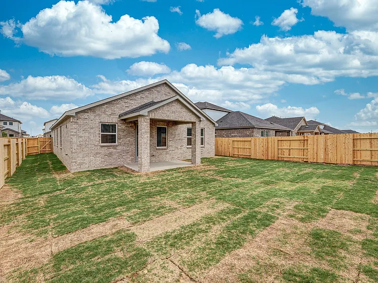 9723 Rialto Heights Dr — Photo 32