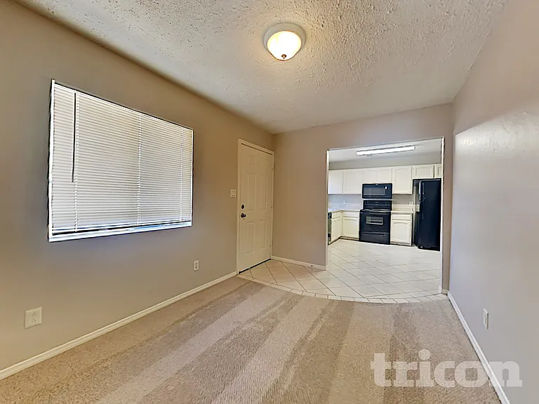 20812 N 11th Ave — Photo 5