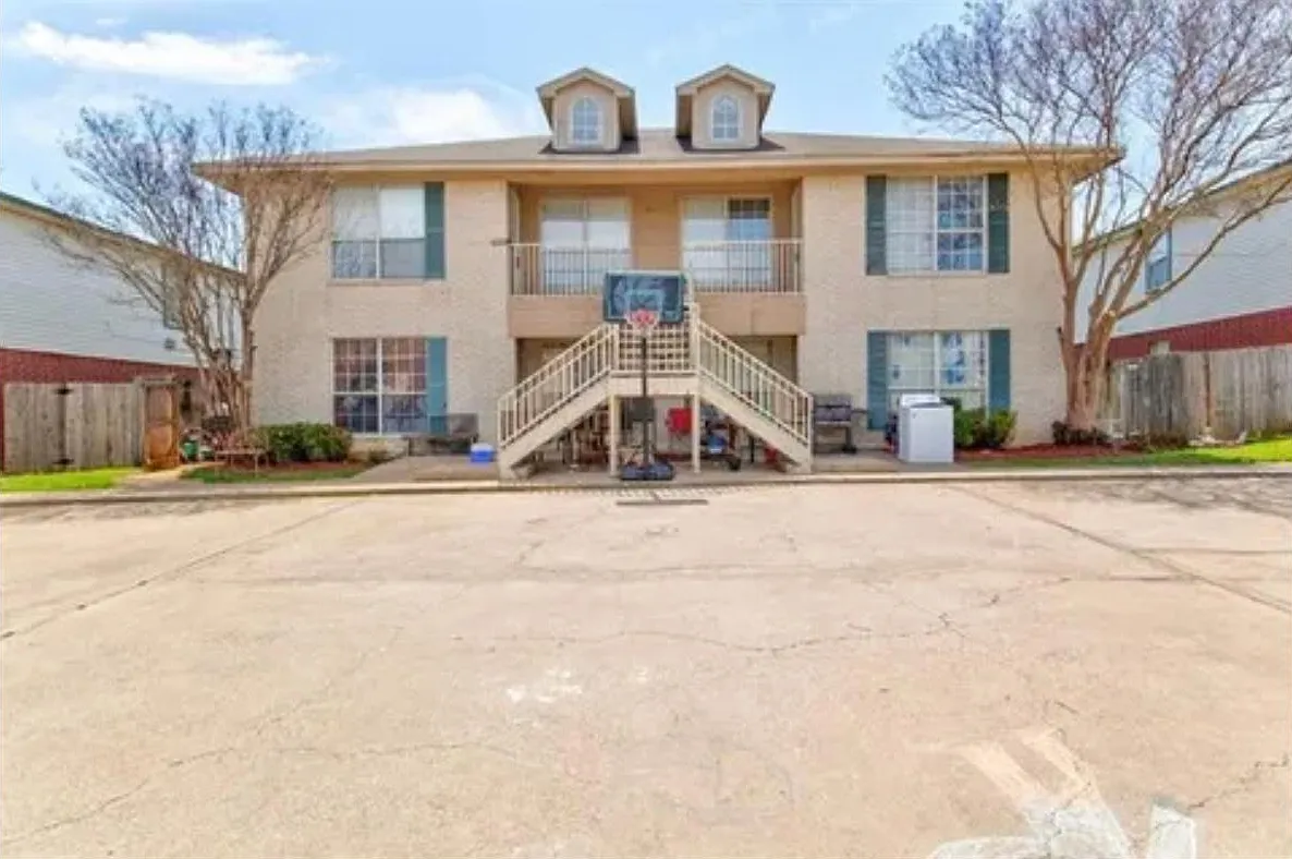 609 Race St — Photo 1