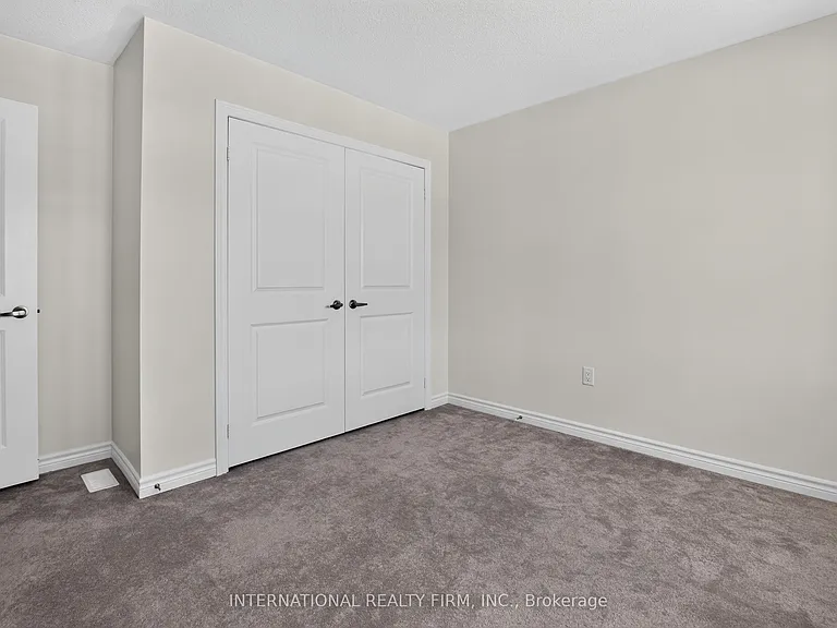 240 Ridley Cres — Photo 30