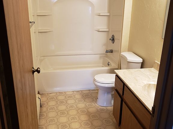 2nd image of 315 S Kools St