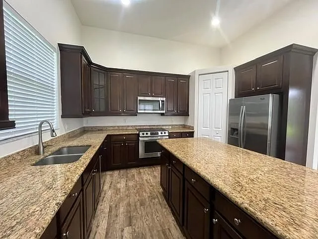 6326 Grebe Ct — Photo 3