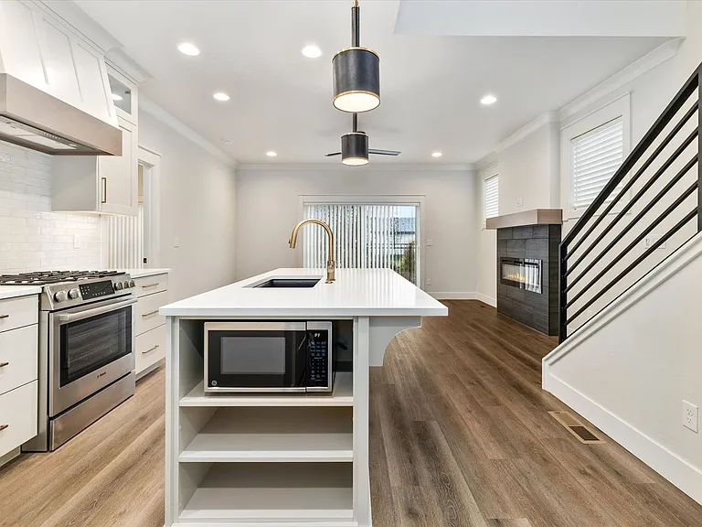 3903 W Spring House Ln — Photo 5