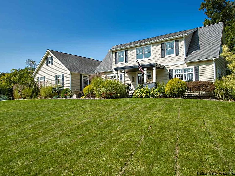 1st image of 44 Camelot Ct