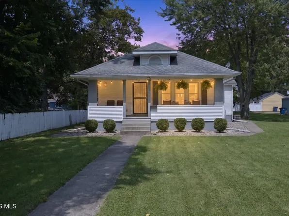 417 E 3rd St, Perrysburg, OH 43551