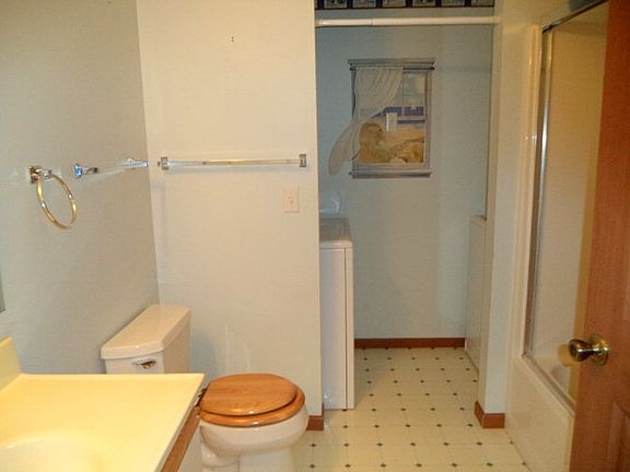 2nd image of 713 Villa Dr