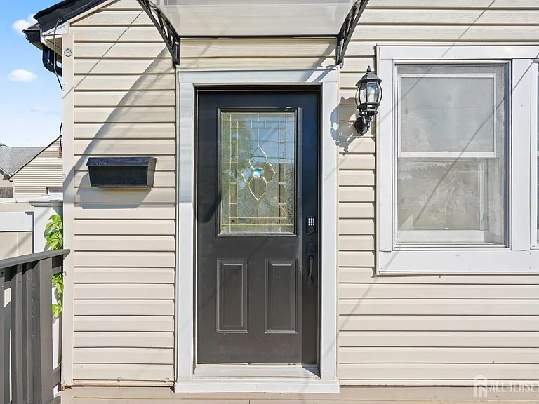 250 Brookside Ave — Photo 2