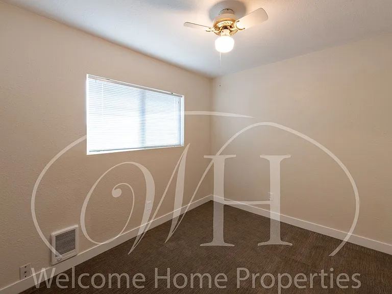 108 SE 6th St — Photo 45