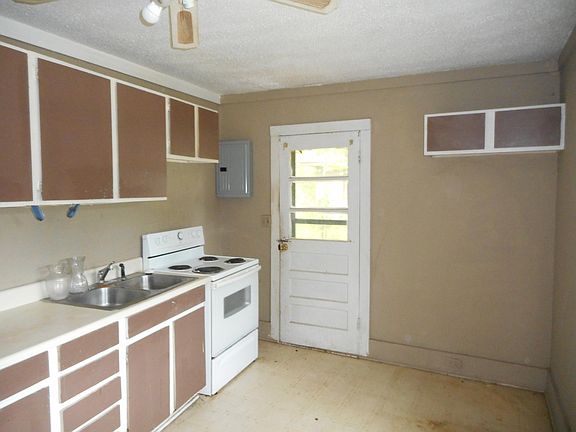 3rd image of 5395 Thistledown Dr