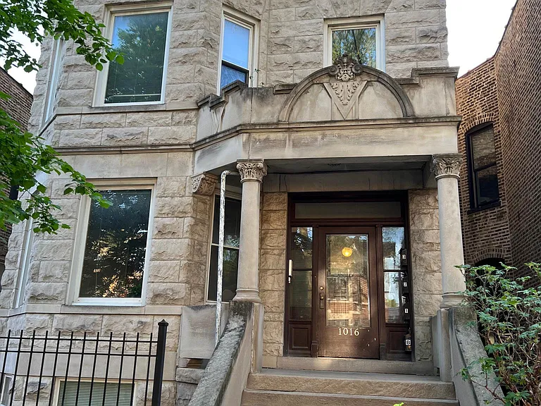 1016 N Hoyne Ave #1 — Photo 1