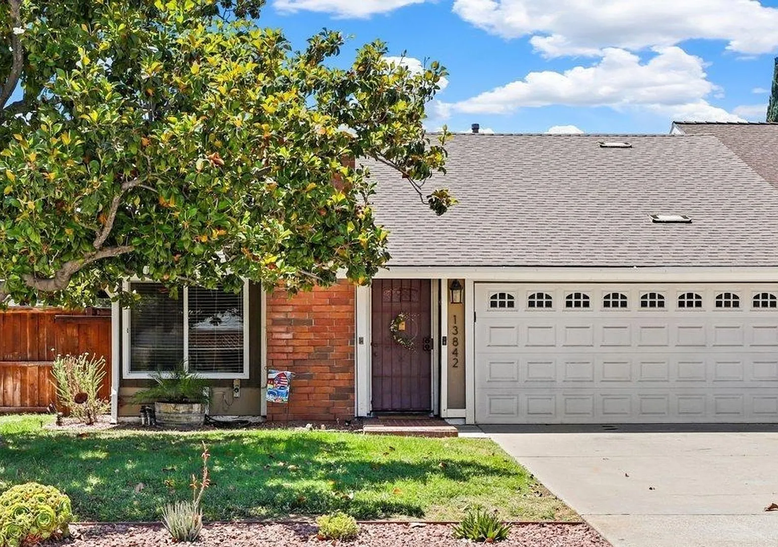 4 Bedroom Townhome in the Midland Grove Community of Poway — Photo 1