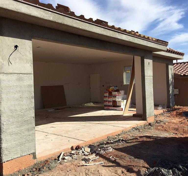 2nd image of 1032 N Catalpa Dr