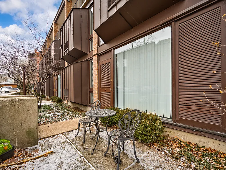 235 W Eugenie St #M2-G8 — Photo 15