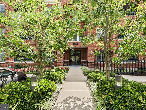 3rd image of 7055 Heritage Hunt Dr APT 108