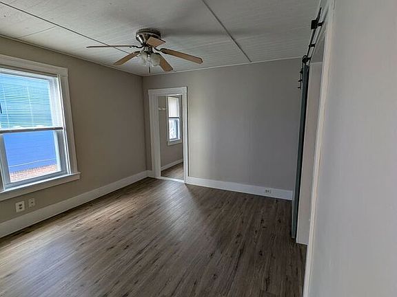5th image of 227 Amory St #1L
