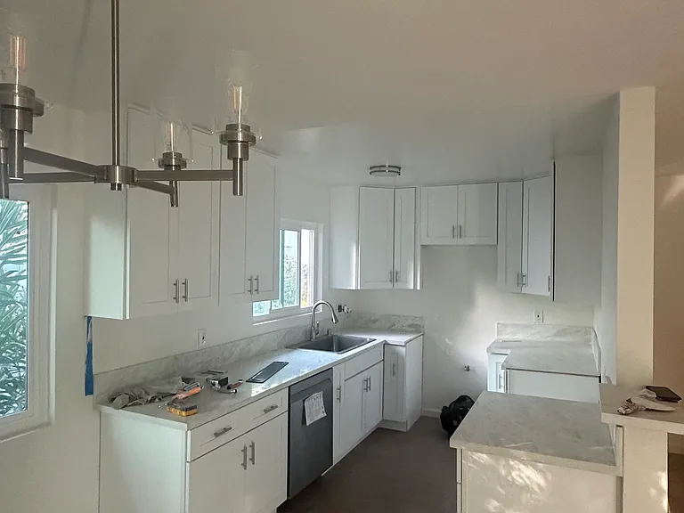 1724 Barry Ave #9 — Photo 2