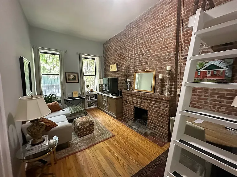 147 W 78th St #2A — Photo 2