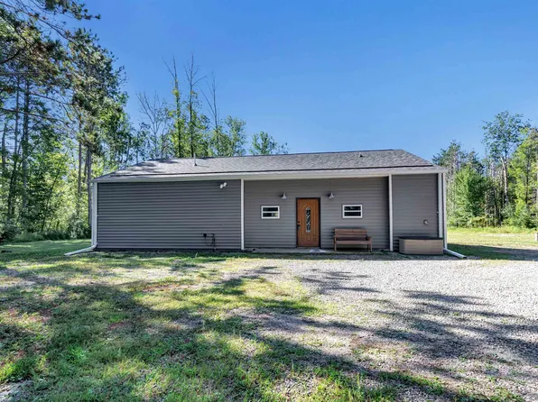 3841 Sampson Rd, Little Suamico, WI 54141