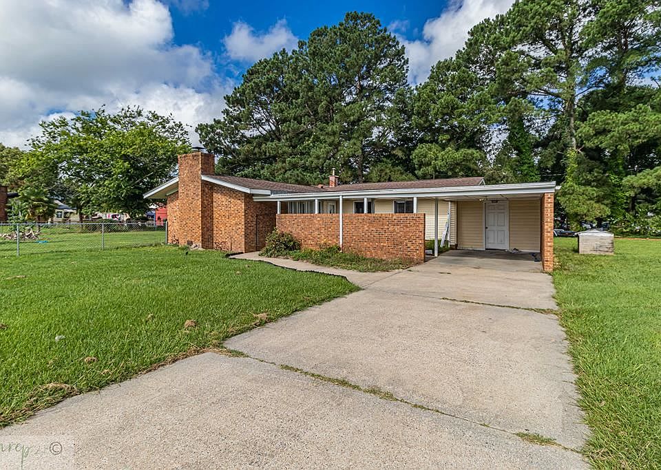 1st image of 423 Robin Lake Dr