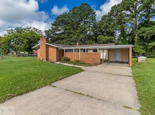 423 Robin Lake Dr, Dudley, NC 28333