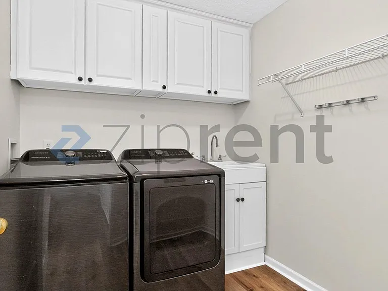 720 Rock Springs Rd — Photo 44