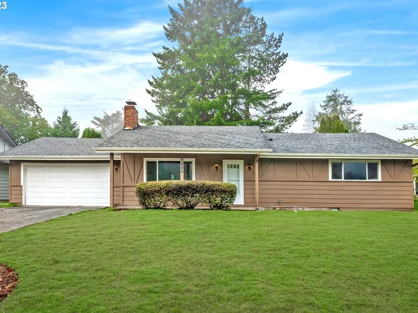 1900 NE Village Green Dr, Vancouver, WA 98684