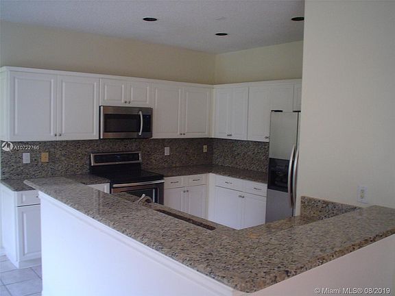 2nd image of 4390 Foxtail Ln