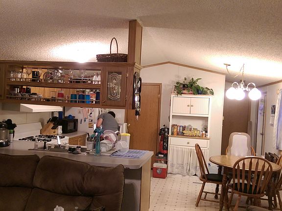 Kitchen/Dining Area