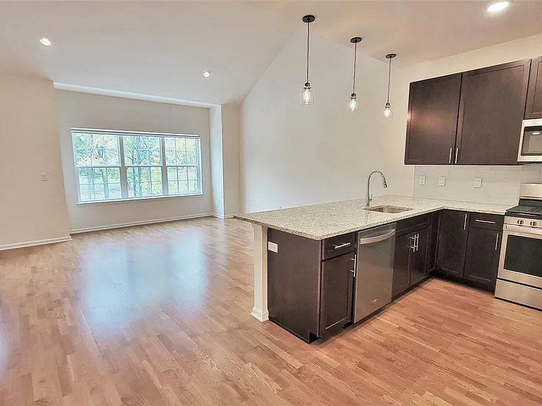 260 W Main St #2 — Photo 1