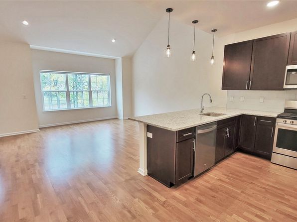 260 W Main St #2