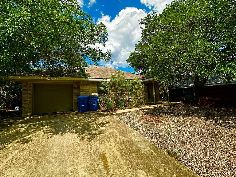 3108 Flanders Dr — Photo 11