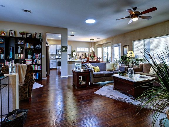 4th image of 2308 Fox Hills Dr