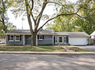 12 Birch St, Carpentersville, IL