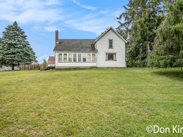 1385 W Cutler Rd, Edmore, MI 48829