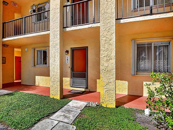 3rd image of 872 SW 9th Street Circle #101
