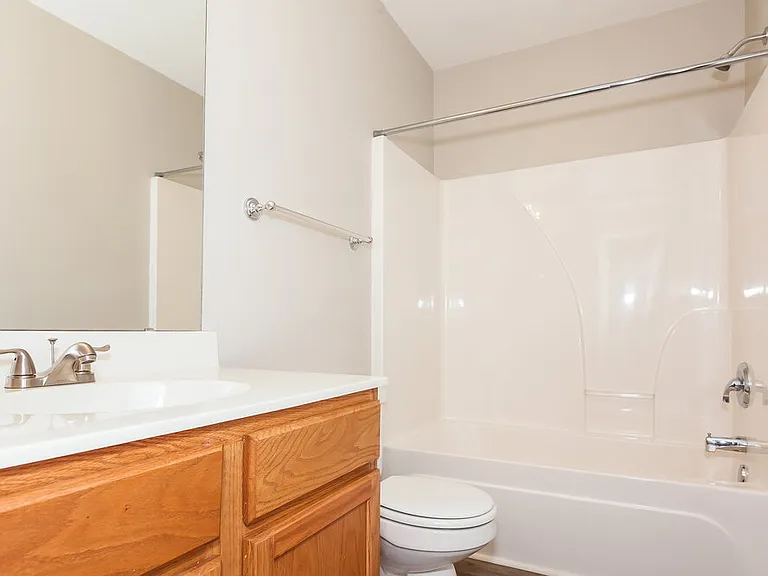 11239 Heritage Green Dr — Photo 15
