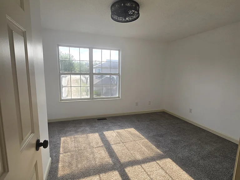 2032 Burbridge Ln — Photo 16