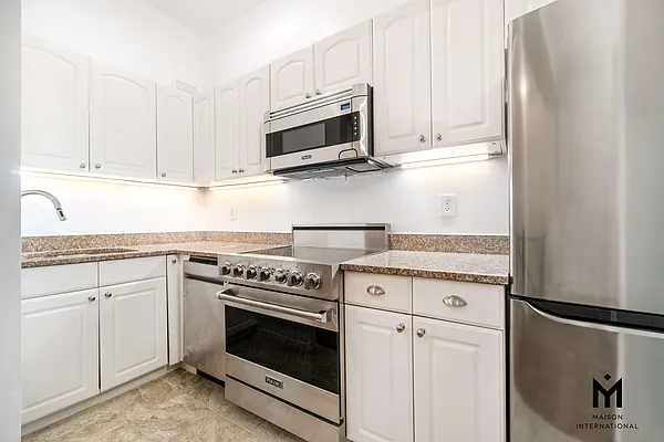 Sold by Compass | media 8