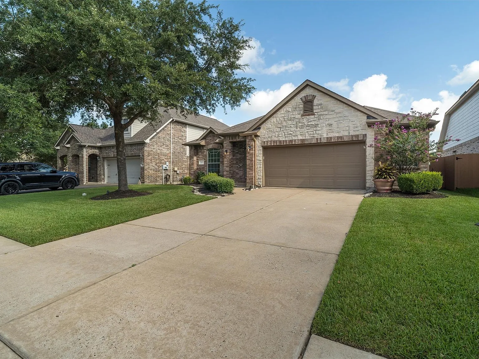 3 bed, 2.0 bath, 2248 sqft, $2,600 — Photo 1