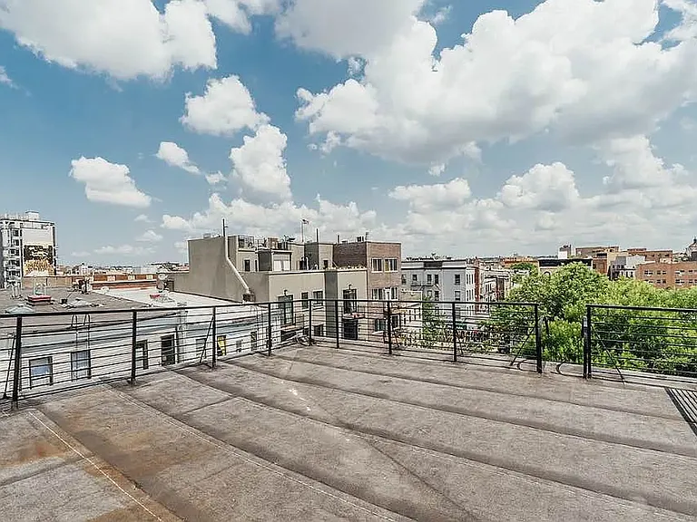 722 Hart St #2R — Photo 8