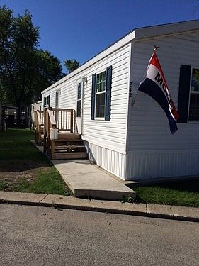5th image of 432 W Touhy Ave Lot 242