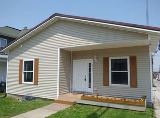 411 Pine St, Muscatine, IA 52761