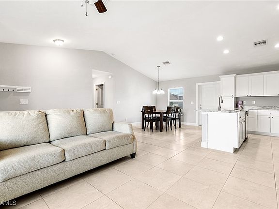 4th image of 1700 NE 7th Place Cpe