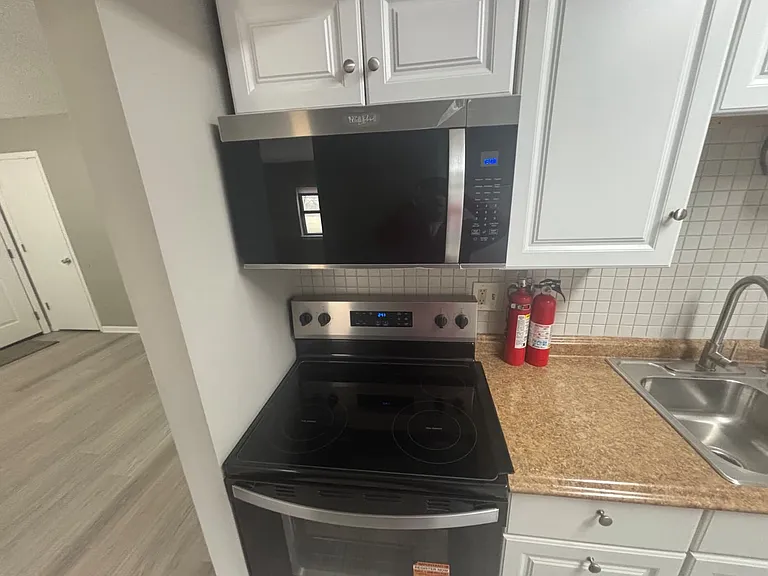 1319 Westbrooke St #1319 — Photo 9