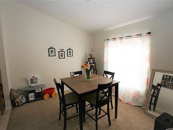 3rd image of 1604 Hazel Ave S