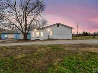 64 Mocking Bird Ln, Hawk Point, MO 63349