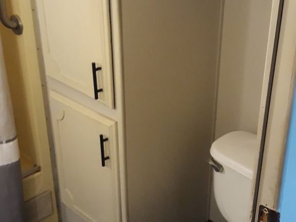 4th image of 200 S Marshall St #19