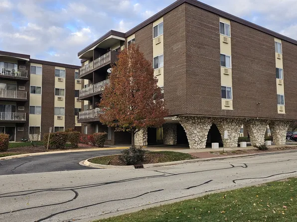 1321 S Finley Rd APT 105, Lombard, IL 60148